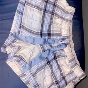 it’s from hollister , they are a size medium.